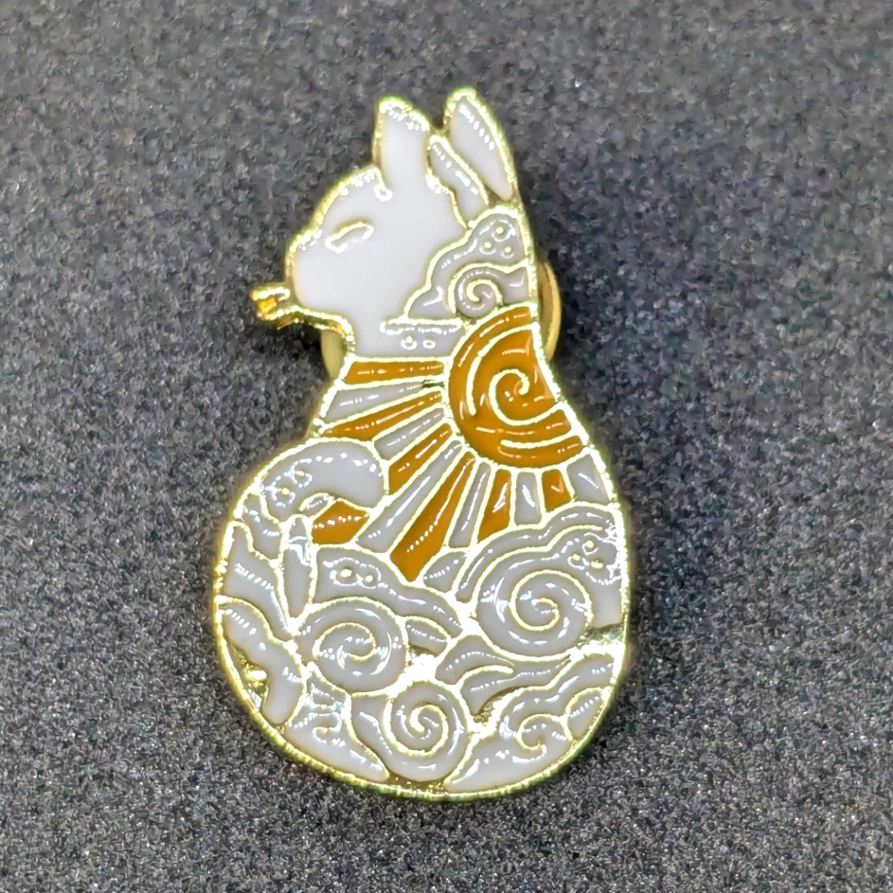 Sun Cat White & Gold Enamel Lapel Brooch